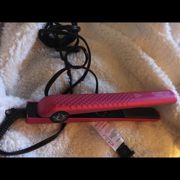 Hair Straightener / Flat Iron - Picture 2 of 2